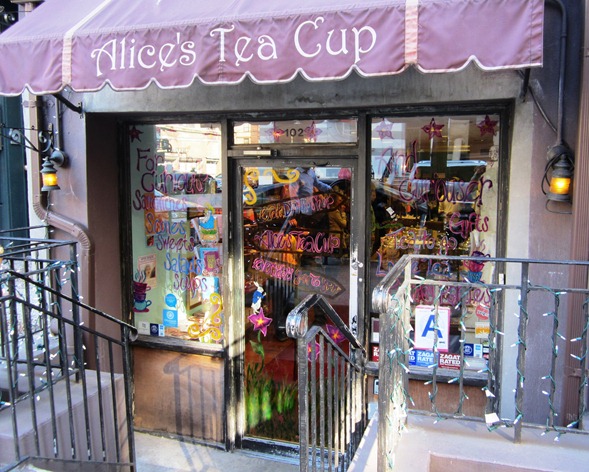 [alice_tea_cup%2520063%255B1%255D.jpg]