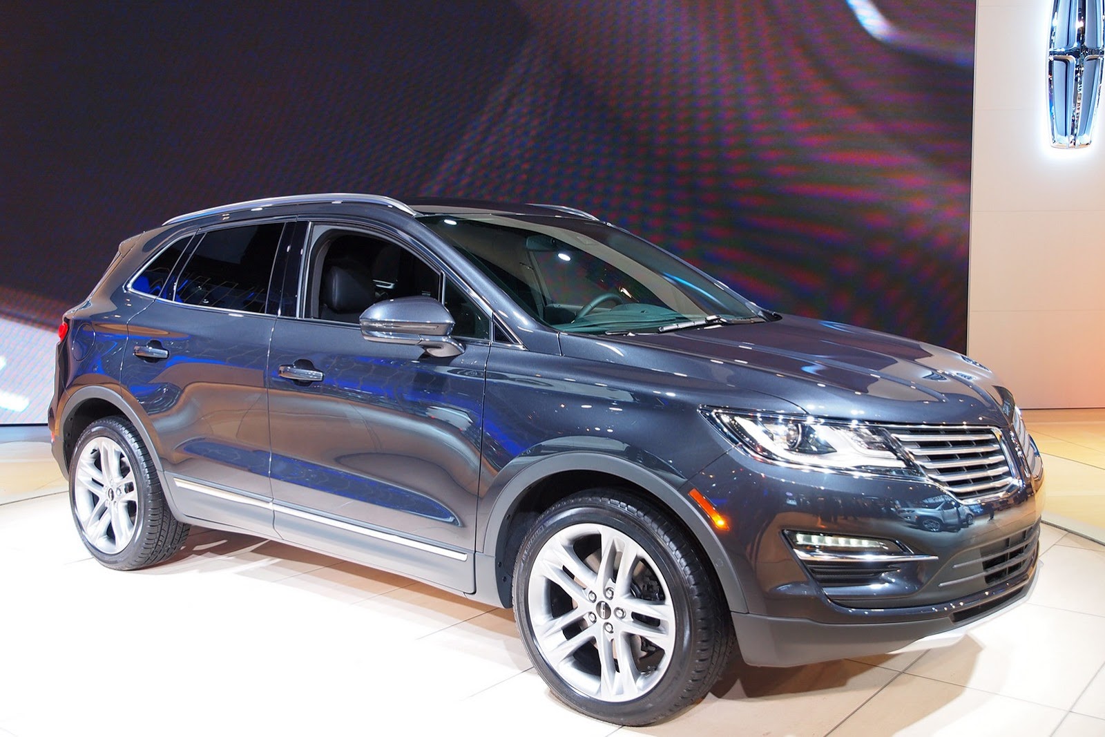 [2015-Lincoln-MKC-SUV-1%255B2%255D.jpg]