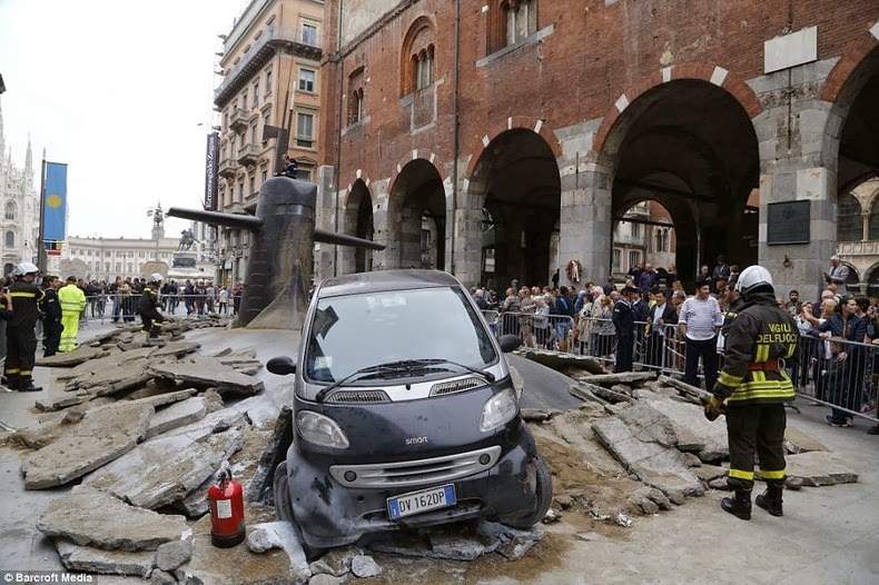 milan-submarine-4