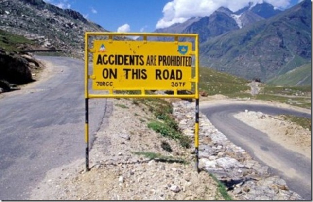 the_worlds_most_peculiar_road_signs_640_04-465x299