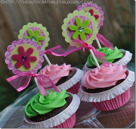 PINK AND GREEN CUPCAKES (2)