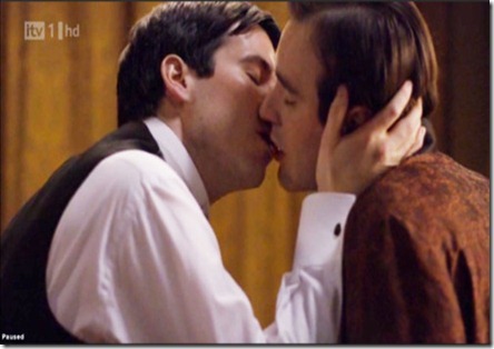 downton-abbey-gay-kiss_thumb