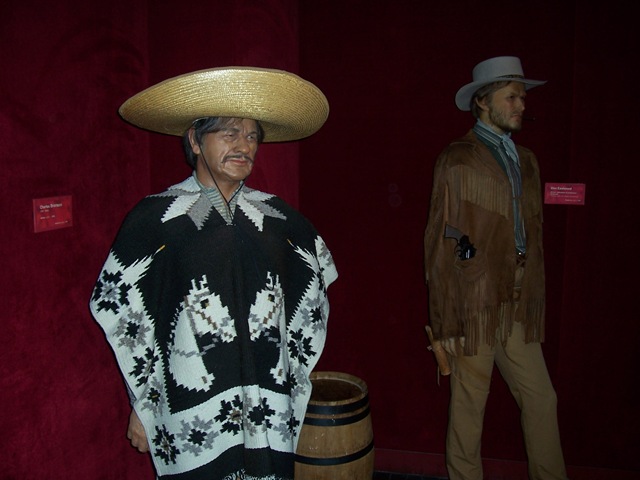 [2011.08.15134CharlesBronsonetClintEa%255B2%255D.jpg]