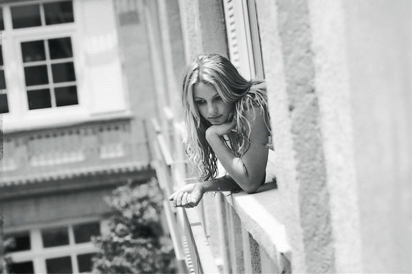Britney-Spears-Photoshoot-Stages-Janela