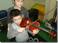 νήπια 2 _ γνωριμία με το βιολί (4)