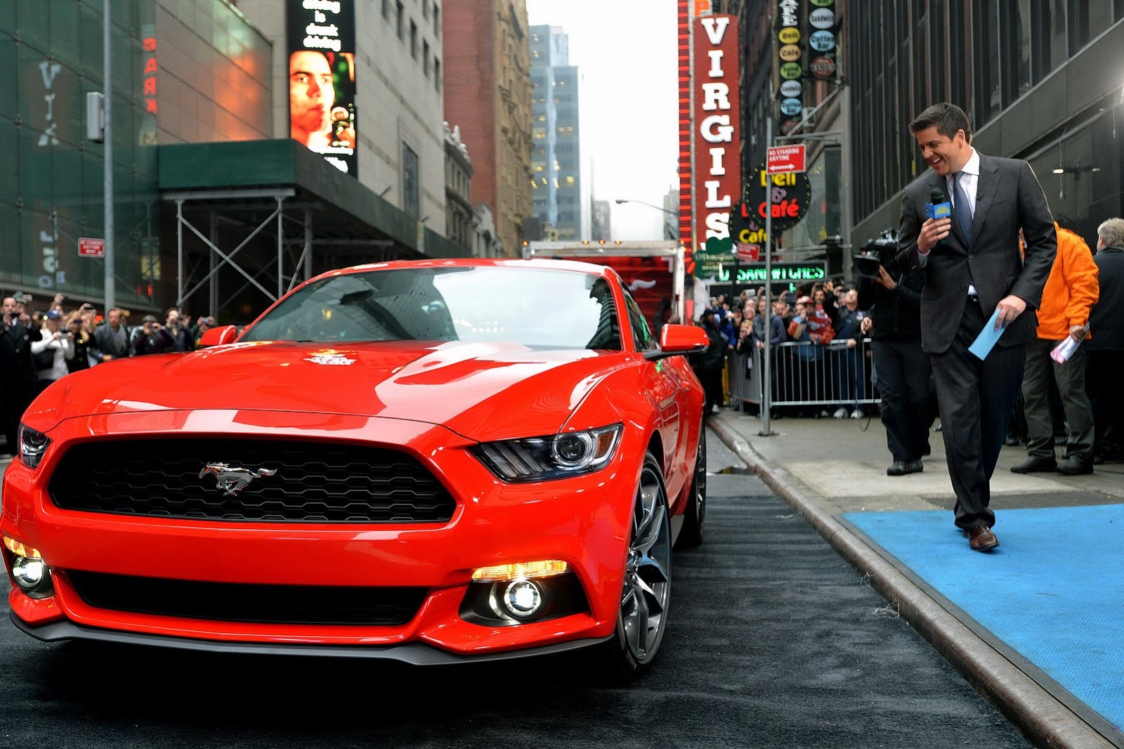 [2015-Mustang-Reveal-10%255B2%255D.jpg]