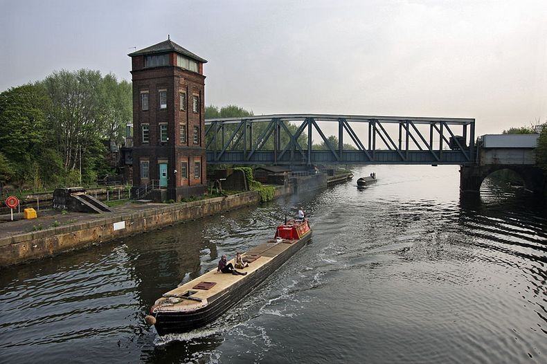 barton-swing-bridge-2 barton-swing-bridge-2