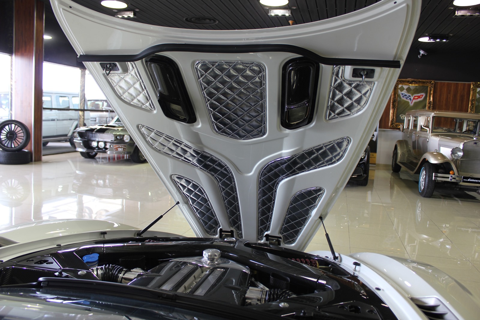 [Aston-Martin-One-77-12%255B3%255D.jpg]