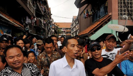 Jokowi Usir Warga Rusun Yang Punya Mobil