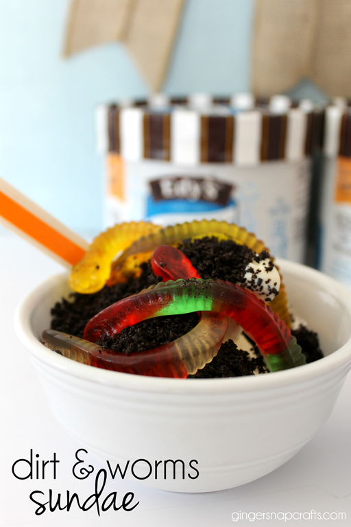 dirt & worm sundae at GingerSnapCrafts.com #kids #sundae #funfoods #ad