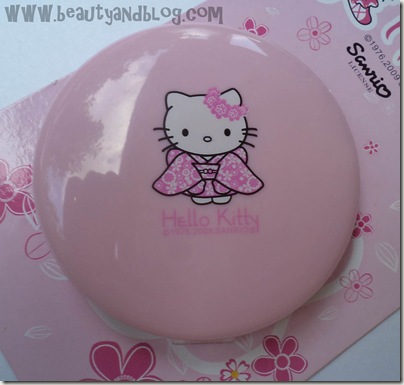 Review Hello Kitty LED Light Foldable Dual Mirror Beauty Gadgets From BudgetGadgets.com