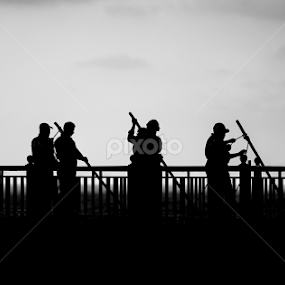 by Binoka Nadiranga - People Street & Candids