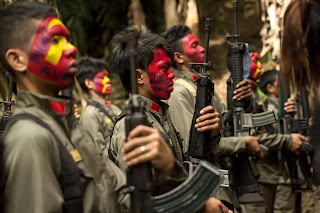 Xe chở người Việt bị phiến quân cộng sản Philippin tấn công