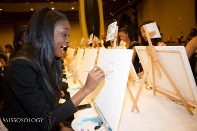 miss_universe_2012_Charity_102.jpg