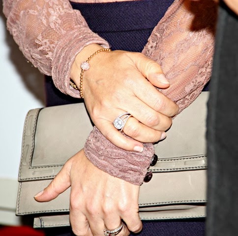 [auj25%255B5%255D.jpg]