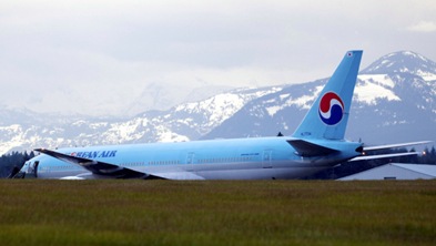 Korean Airlines flight diverted by bomb threat to Canadian air base