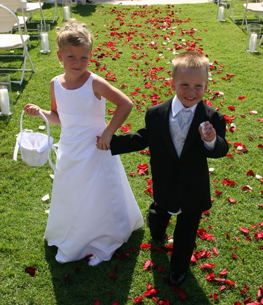 [weddings_sandiego_kids-flowers%255B3%255D.jpg]