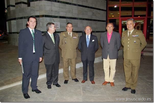 El General Gamazo (centro) en una de sus últimas visitas a Valdepeñas 