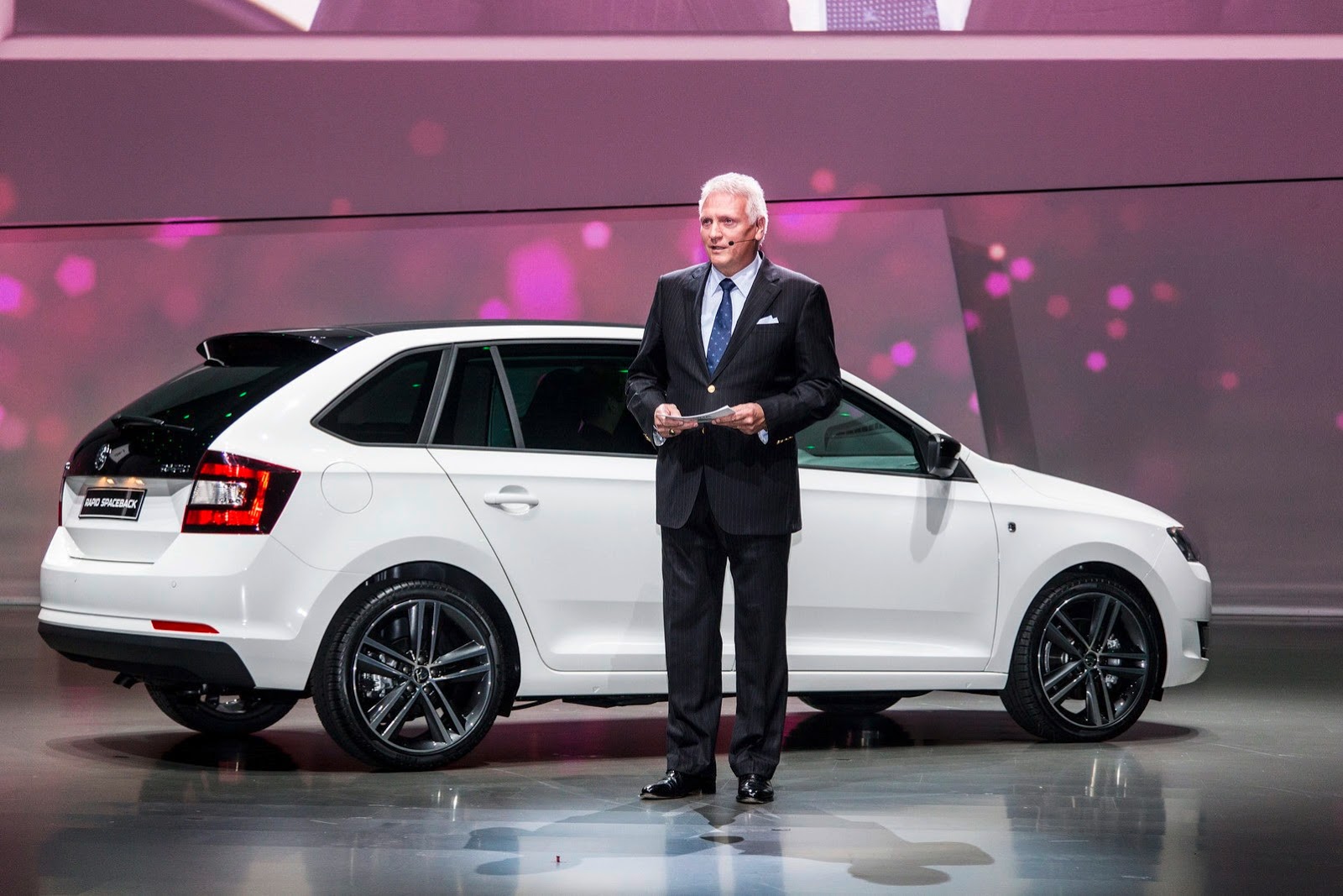 [2014-Skoda-Rapid-Sportback-8%255B2%255D.jpg]