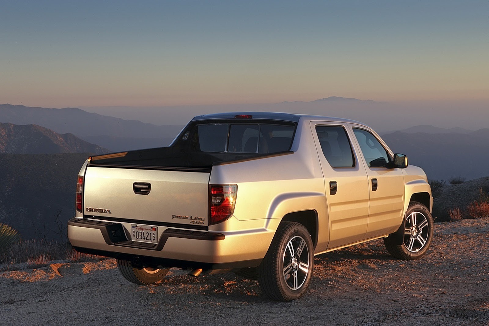 [2014-Honda-Ridgeline-2%255B2%255D.jpg]