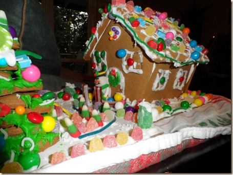 12-24 Gingerbread House 13