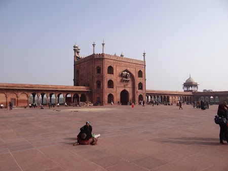 08. In interiorul Jama Masjid.JPG