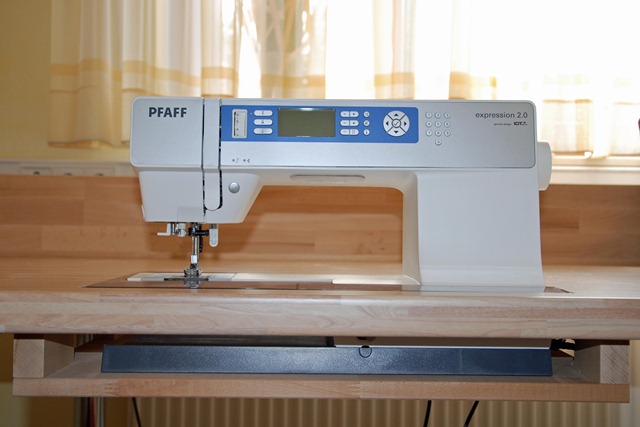 Build in Sewing Machine 2