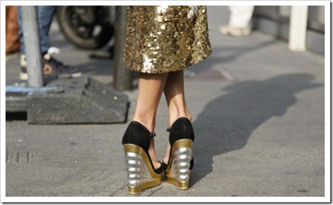 sapatos-dourados-street-style2-500x300