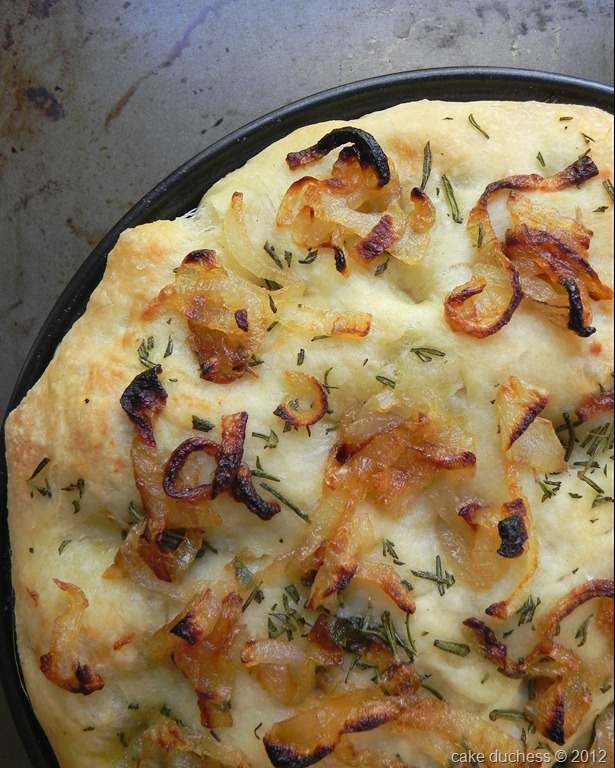 [caramelized-onion-and-rosemary-focac%255B5%255D.jpg]