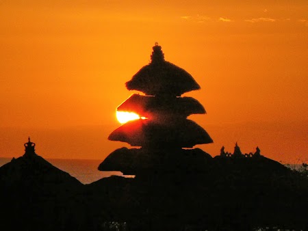 Obiective turistice Bali: Apus de soare Tanah Lot