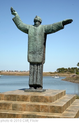 'Father Lopez Statue' photo (c) 2010, Cliff - license: http://creativecommons.org/licenses/by/2.0/