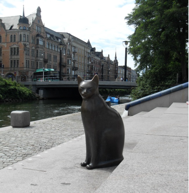 Katte ved kanalen - Malmø juli 2012
