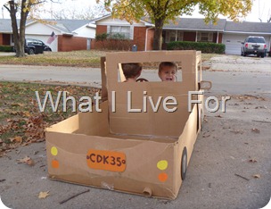 Pick up truck from a cardboard box (whatilivefor.net)