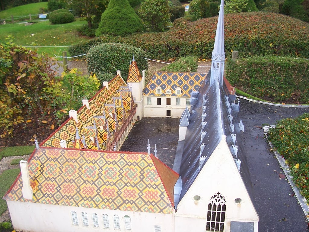 [2013.10.25-110-Htel-Dieu-de-Beaune-1%255B2%255D.jpg]