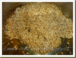 Barrette di semi di sesamo e zucchero di canna (5)