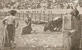 1899-04-30 Jerez Reverte desplante despues de matar al ultimo 001_thumb[4]