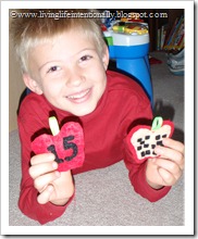 Make your own Sensory Felt Apple Counters 1-16