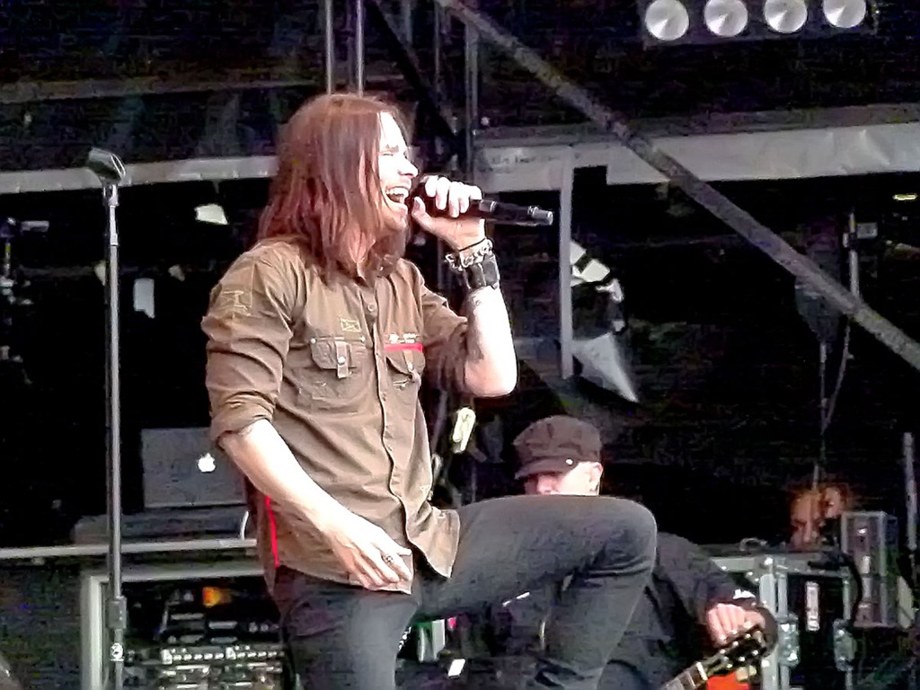 [myles-kennedy%255B2%255D.jpg]