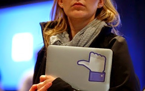 Facebook provoca problemas de confianza en las mujeres