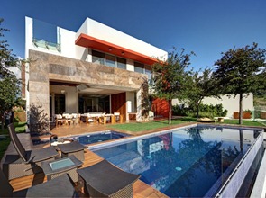 Fachada-de-marmol-casa-contemporanea Fachada-de-marmol-casa-contemporanea