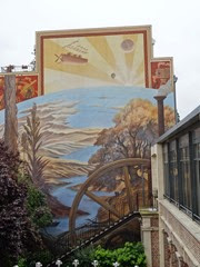 2014.07.20-056 fresque de la maison de Jules Verne