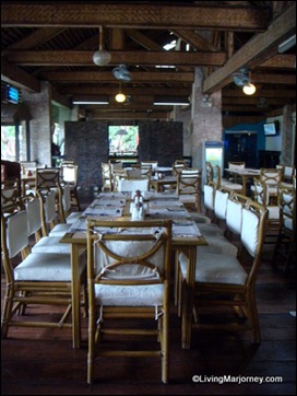 Hotel's Restaurant and Cogon Bar