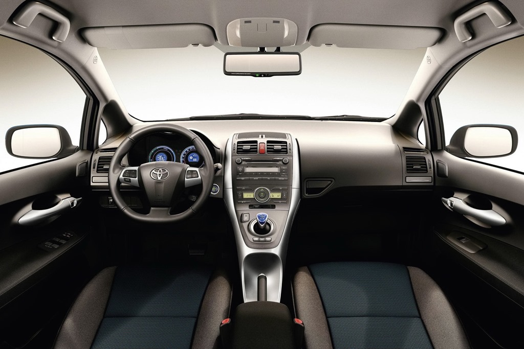 [Toyota-Auris-Hybrid-interior_5343%255B26%255D.jpg]