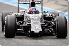 Daniil Kvyat con la Red Bull RB11 nei test di Jerez