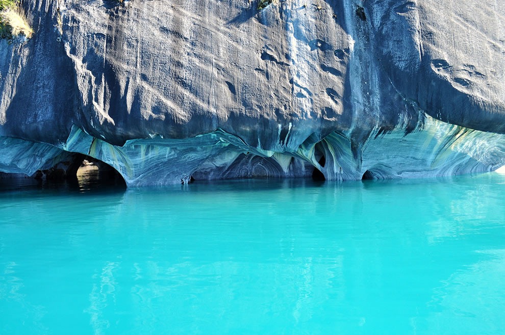 [opening-to-marble-caves-and-aquamarine-water%255B3%255D.jpg]