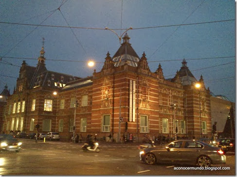 Amsterdam. Museo Stedelijk. Exterior - DSC_0087