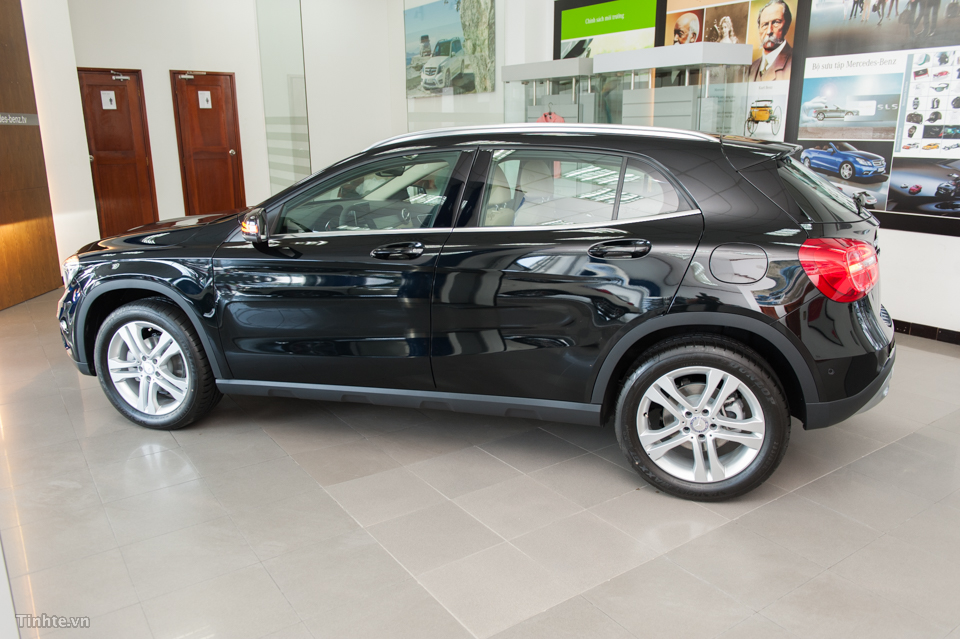 Xe Mercedes Benz GLA 200 Màu Đen 06 Xe Mercedes Benz GLA 200 Màu Đen 06