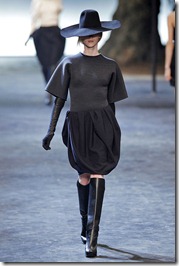 LANVIN-FALL-2011-RTW-PODIUM-034_runway
