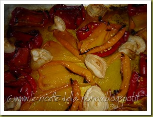 Tortiglioni con wurstel, peperoni e cipolle al forno (2)