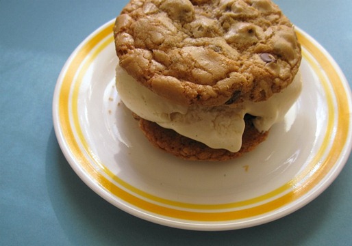 ice_cream_sandwich_2